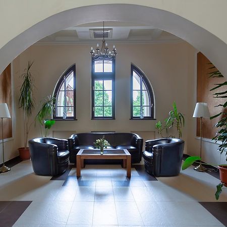 Casa Danielescu Hotel Târgu Jiu Buitenkant foto
