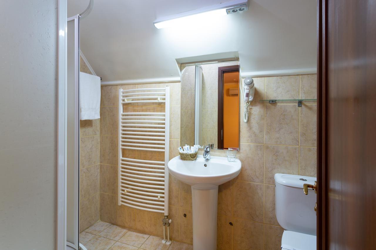Casa Danielescu Hotel Târgu Jiu Buitenkant foto