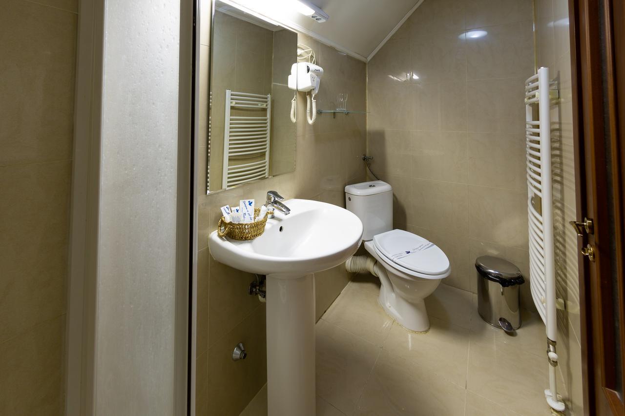 Casa Danielescu Hotel Târgu Jiu Buitenkant foto